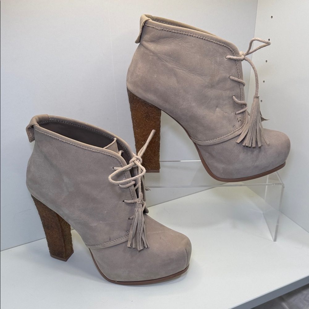 Steve Madden Taupe Suede Lace-Up Platform Ankle Boots